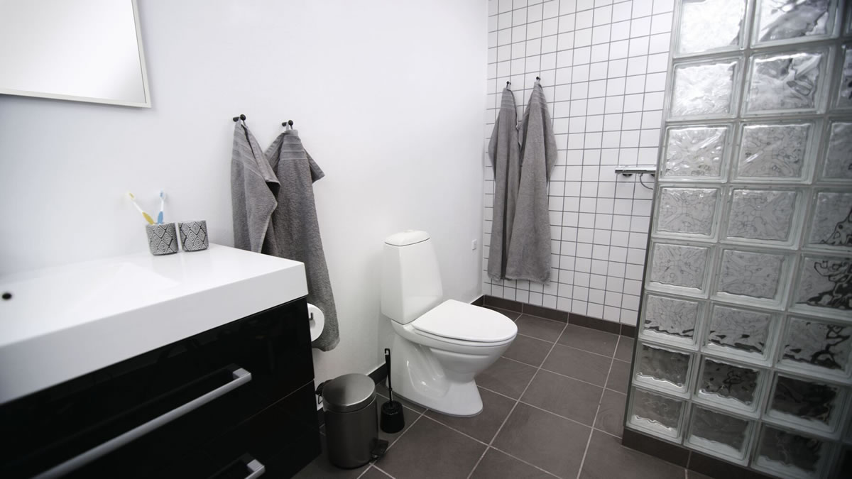 Jednostavna renovacija - Rješenje za uštedu prostora u kupaonici